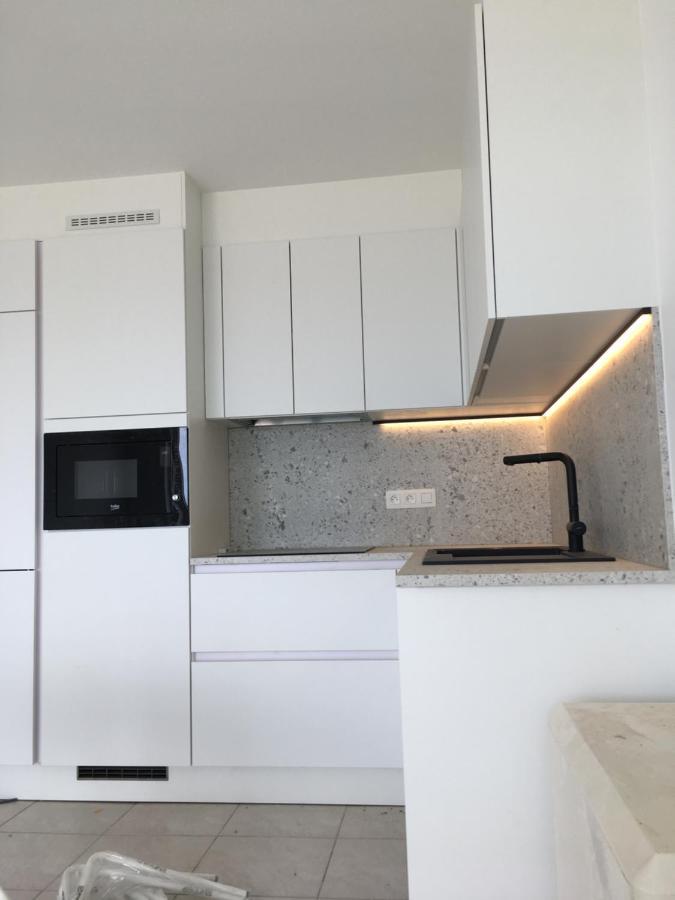 Studio 4 Pers Met Frontaal Zeezicht & Prive Zwembad Oostende Exteriör bild