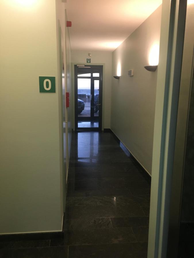 Studio 4 Pers Met Frontaal Zeezicht & Prive Zwembad Oostende Exteriör bild